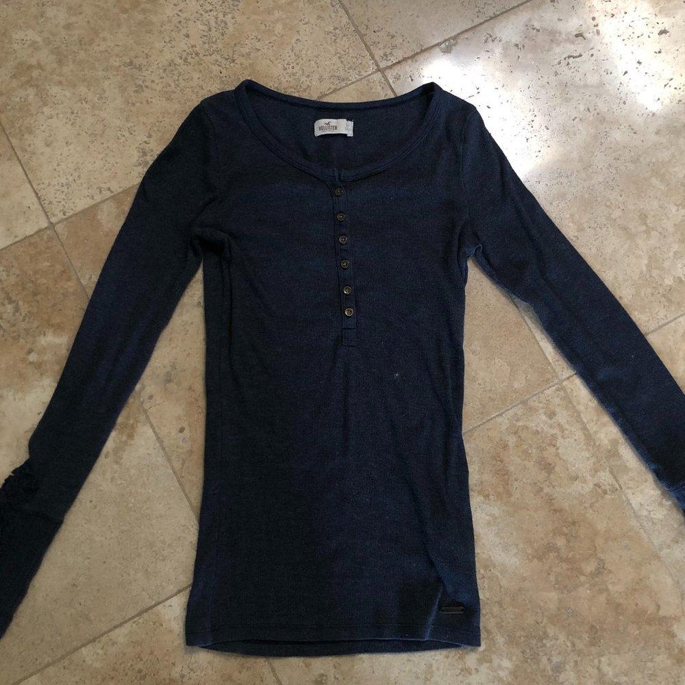 Hollister Navy Blue Buttoned Long Sleeve Tee